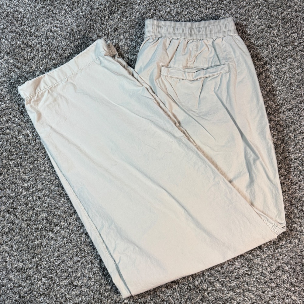 Size Medium Uniqlo Mens Relaxed Fit Cotton Beige Khaki Elastic Waist Pants - Picture 1 of 10